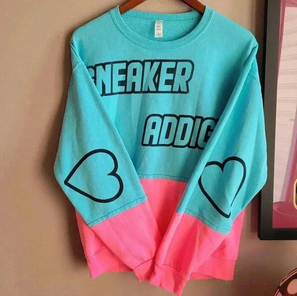 Women's Sweatshirt Pink/ Light Blue Medium "SNEAKER ADDICT" Retro Style Hearts - Picture 2 of 10
